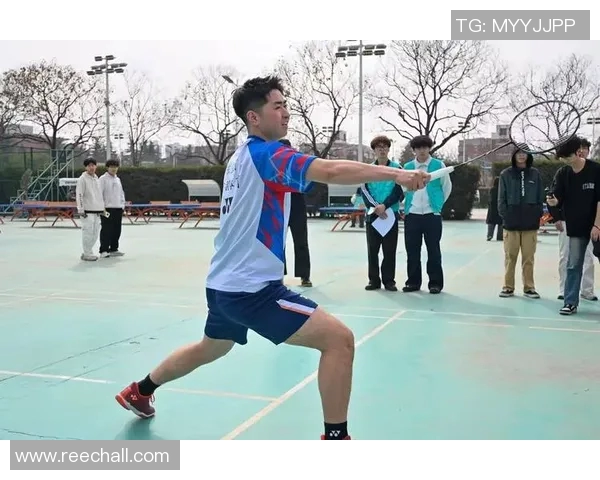 聚焦羽毛球竞技重庆羽毛球队分享比赛经验与成长故事